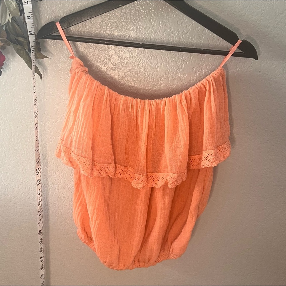 Arden B | strapless, cropped, coral blouse w/elasticated hems, size small​ - Picture 2 of 10
